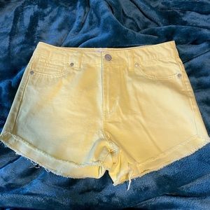 Refuge size 6 yellow shorts